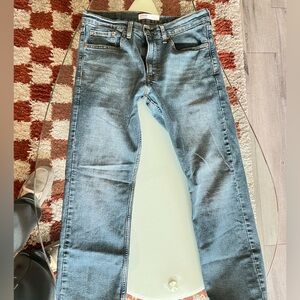 Men’s Levi’s straight jeans. W32L30